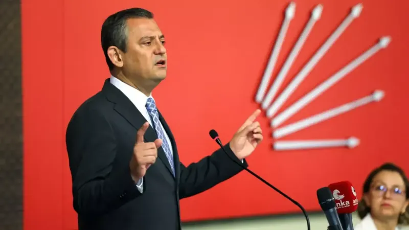 Özel'den gençlere mesaj: Gençlerin hayallerini bu topraklarda gerçekleştireceğiz