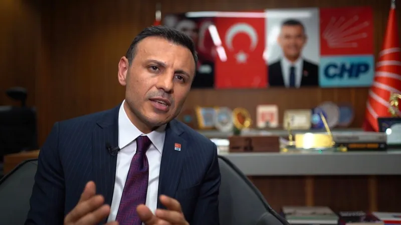 CHP'nin Yükselişi Mi Engelleniyor? Özgür Çelik'ten Şok Açıklamalar!
