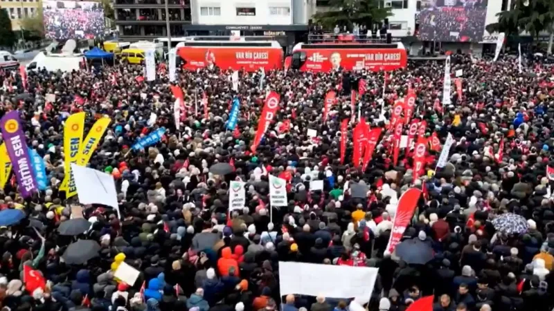Özgür Özel'den Şok Sözler: Türkiye'yi Samsun'dan mı Kurtaracak?