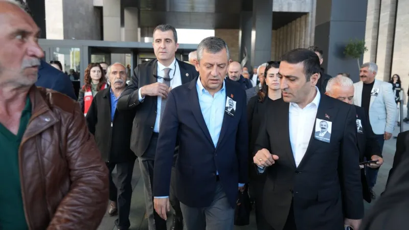 Özgür Özel'e Saldırı: Pansiyon Görüntüleri ve Gözaltı Şoku!