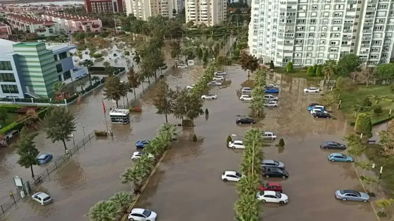 İzmir'de Afet Alarmı! Hangi İlçe Tehlikede? İşte O Rapor