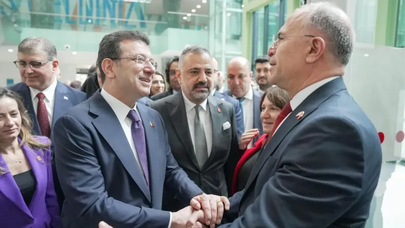 İmamoğlu'na Gaziemir'den Mektup Yağmuru! Dayanışma Silivri'ye Ulaşıyor