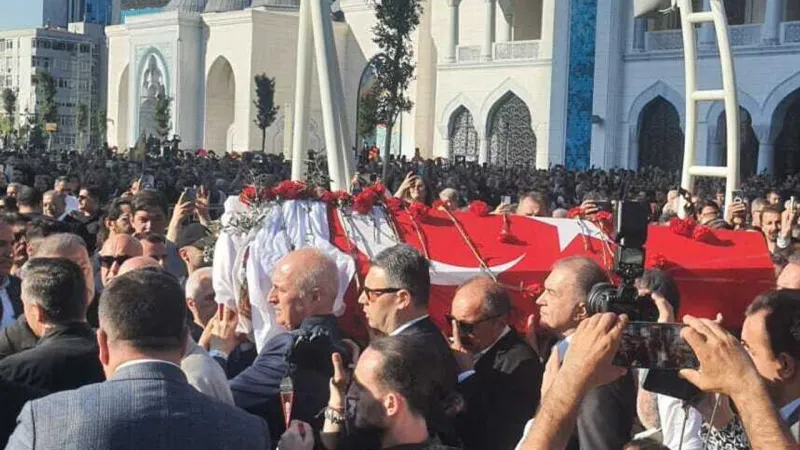 Sırrı Süreyya Önder Veda: Cenaze Namazı ve Son Yolculuk