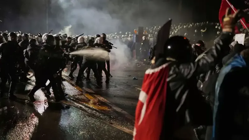 İmamoğlu Protestosuna Hapis Şoku! "Sokağa Çıkalım" Paylaşımı Suç Mu?