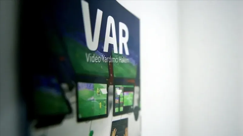 VAR Kayıtları Ortalığı Karıştırdı! Süper Lig'de Neler Oluyor?