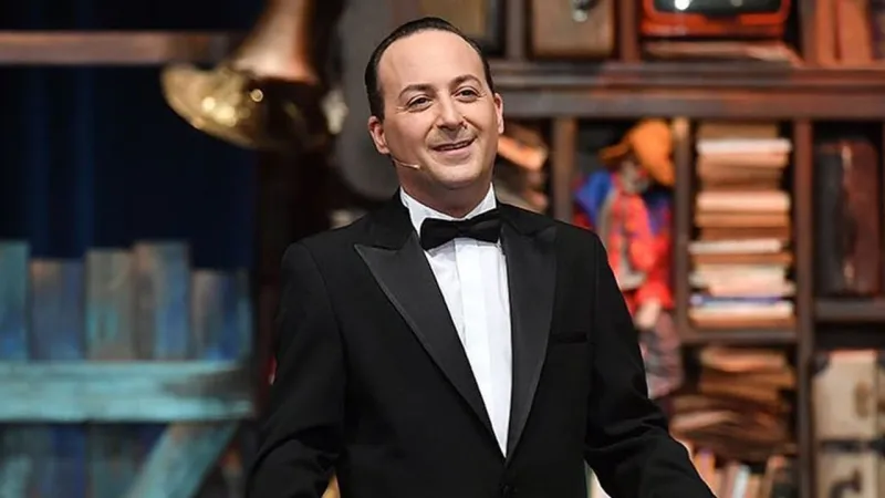 Tolga Çevik'e Ne Oldu? Ünlü Komedyen Gösterisini Neden Erteledi?