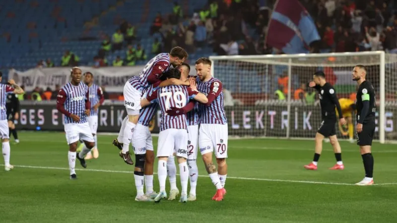 Trabzonspor Rizespor'u Devirdi! Zubkov Şov! 2-0