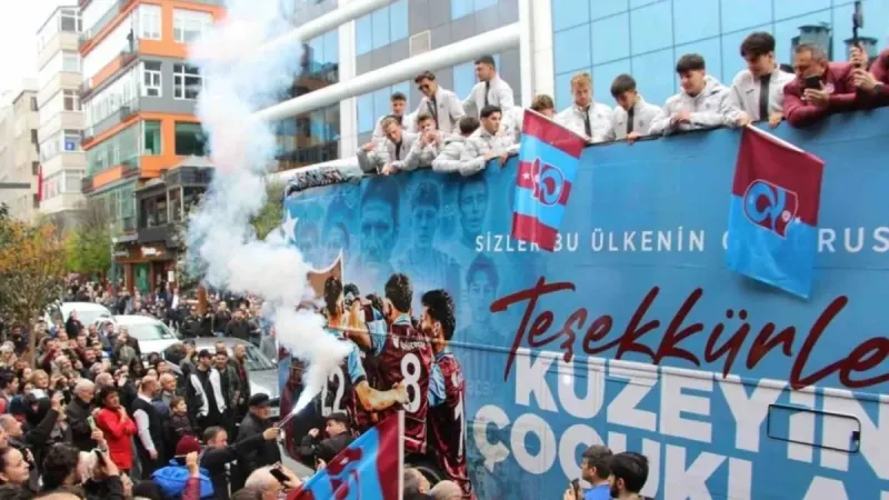 Trabzonspor U19'dan Avrupa Zaferi: Taraftar Coştu!