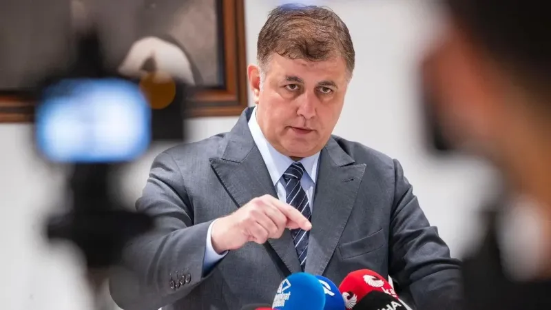 Tugay'dan Eleştirilere Sert Yanıt: İzmir mi Suçlu? Ekonomi Battı!