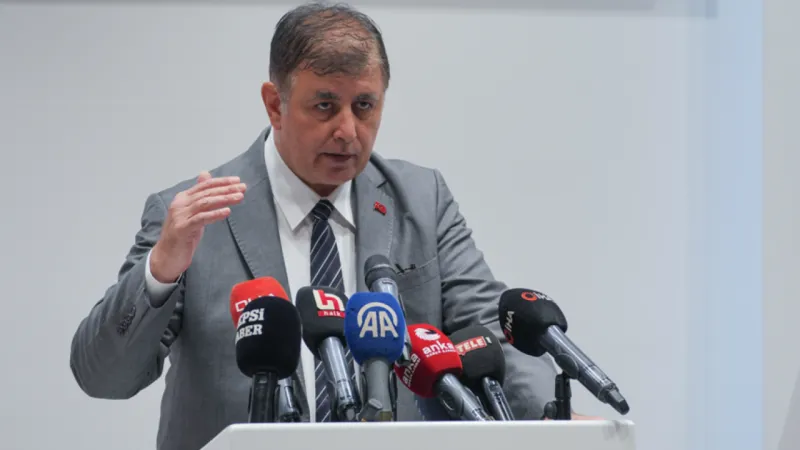İzmir'de Deprem Alarmı! 4100 Bina Riskli, Çaresizlik Evlerde Yaşanıyor