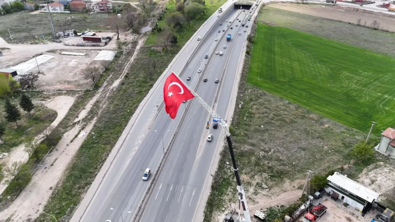 Dev Türk Bayrağı Vincin Tepesinde: Eskişehir'de Gurur Verici Anlar!