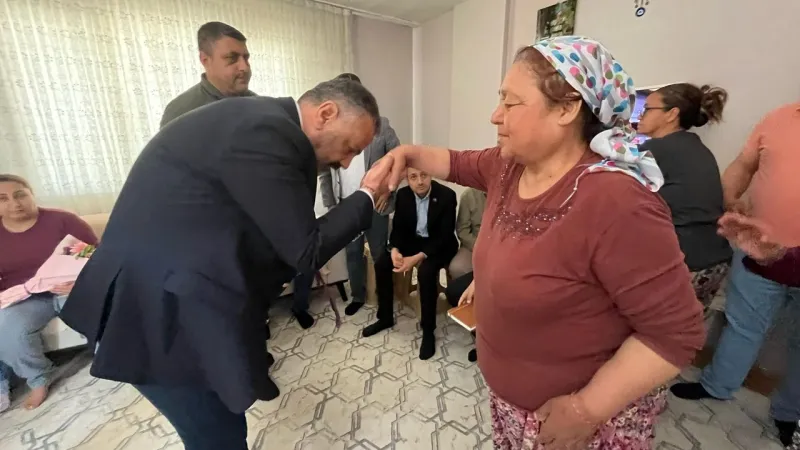 İmamoğlu Protestosunda Tutuklanan Gençlerin Ailelerine Ziyaret!