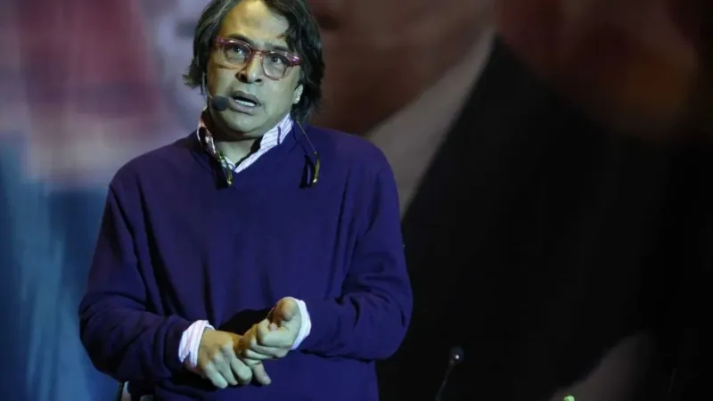 Barbaros Şansal Gözaltında! Havalimanında Neler Oluyor?