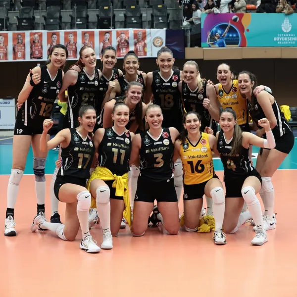 VakıfBank Eczacıbaşı'nı Deplasmanda Devirdi! Final Bileti Cepte Mi?