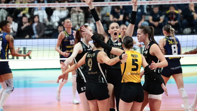 Vakıfbank Fenerbahçe'yi Devirdi! Sultanlar Ligi'nde Şok Skor!