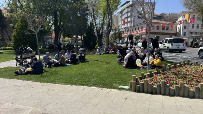 İstanbul'da Okul ve Cami Bahçeleri Vatandaşlara Açıldı!