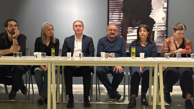 Sırrı Süreyya Önder Vefatı: Siyasiler ve Halktan Yoğun Taziye