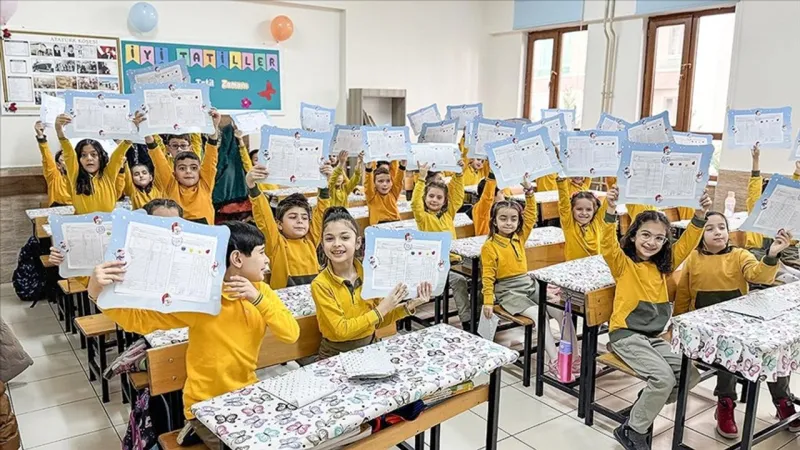 Okullar Ne Zaman Kapanıyor? 2025 Yaz Tatili Tarihi Belli Oldu!