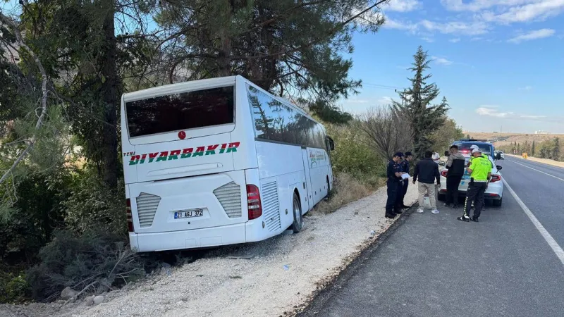 Feci Kaza! Otobüs Otomobile Çarptı: 4 Ölü! Şok Detaylar