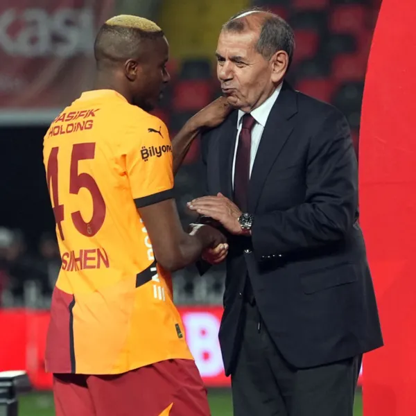 Özbek'ten Bomba! Osimhen Galatasaray'a Gelecek mi? İşte Cevap