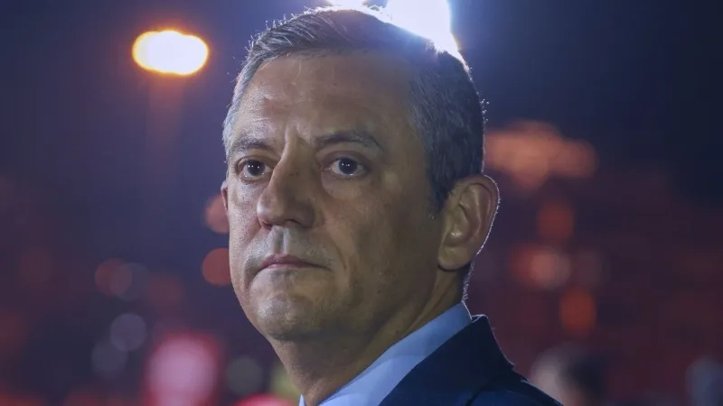Özgür Özel: Avukatın gırtlağına çöken anlayışı milletimize şikayet ediyorum!