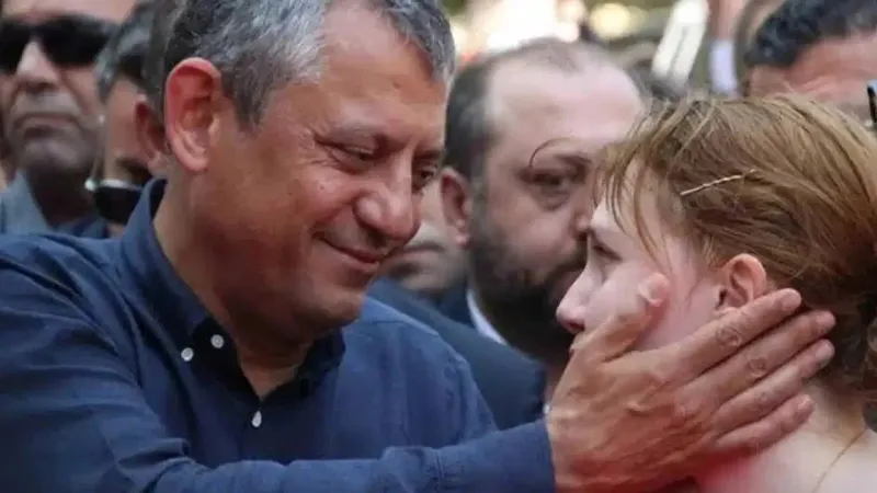 Özgür Özel, Nehir Zeyrek’i sınav sabahı yalnız bırakmadı