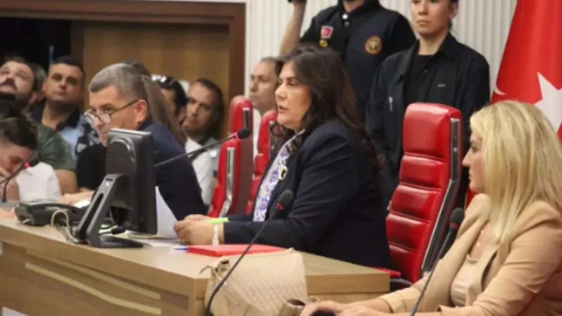 Özlem Çerçioğlu'ndan Şok Hamle! Hedefte Kim Var?