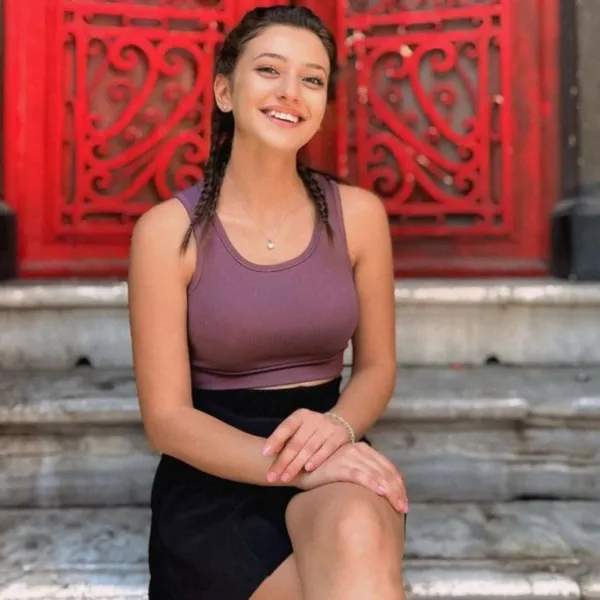 Özlem'e çarptı gaza basıp kaçtı! Bu nasıl vicdan?