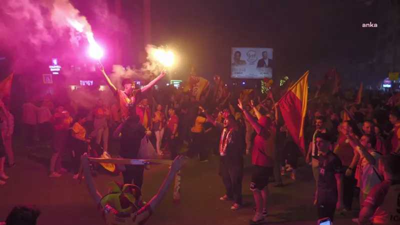 Şampiyonluk kutlamaları İzmir’i sarı-kırmızıya boyadı