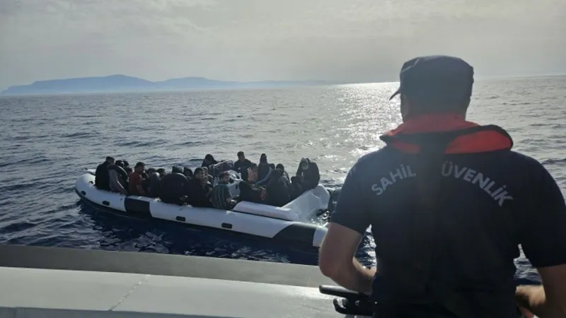 Seferihisar’da düzensiz göçmen operasyonu: 37 kişi kurtarıldı
