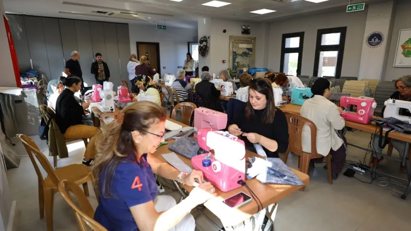Selçuk'ta Ücretsiz Dikiş Atölyesi! Kadınlar Üretiyor, Ekonomi Canlanıyor