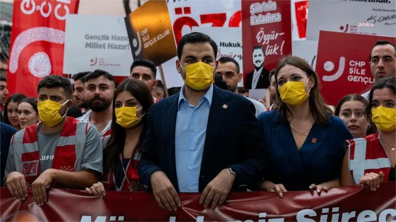 Şile mitinginde sarı maske mesajı: Gençlerden Çalık’a destek