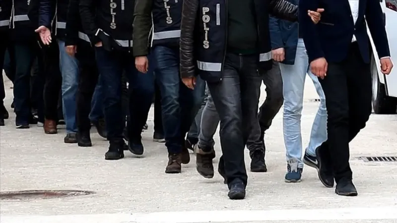 SON DAKİKA : 41 ilde TSK’da FETÖ operasyonu: 174’ü muvazzaf, 176 asker hakkında gözaltı kararı
