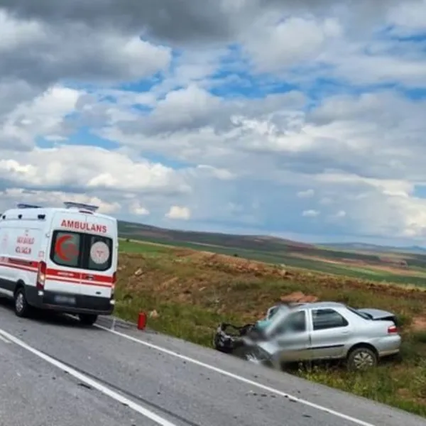 Süt tankeri ile otomobil çarpıştı: 2 ölü