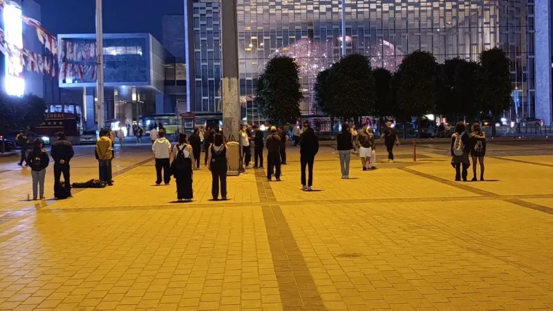 Taksim Meydanı’nda “Duran Adam” eylemi: 18 genç gözaltına alındı