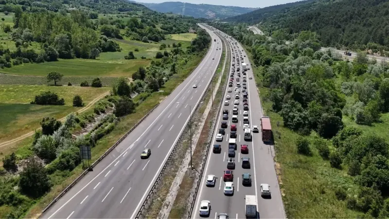 Tatil bitti, trafik çilesi başladı: TEM’de yoğunluk artıyor