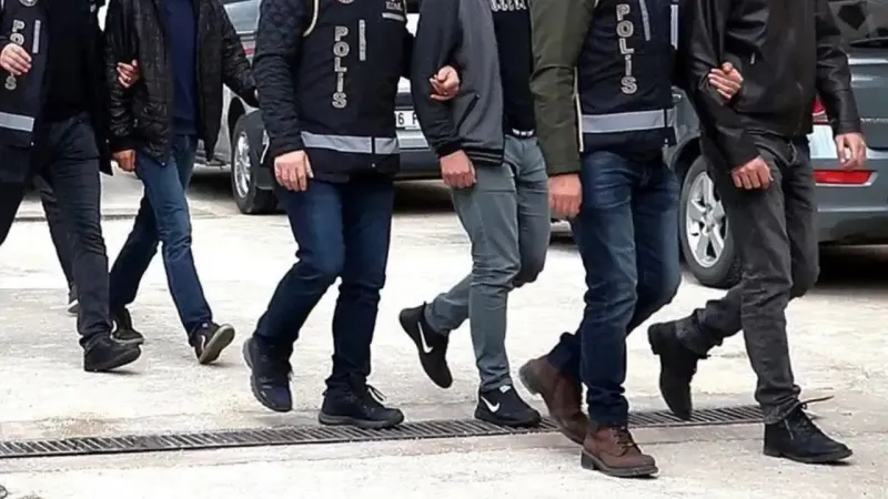 Tesettürlü kadını işletmeye almadıkları iddia edilmişti: İzmir'de 3 kişiye gözaltı