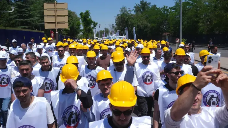 İzmir'de Grev Alarmı! 10 Bin Kamu İşçisi İş Bırakıyor!