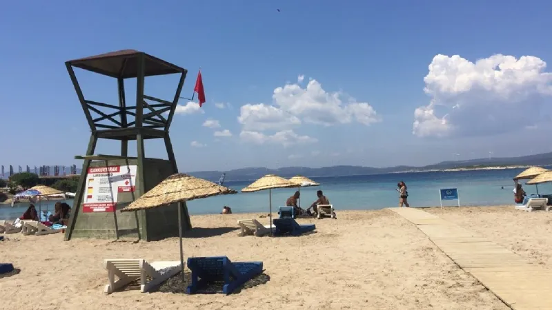 Toplu taşımayla İzmir’de yaz sıcağından tertemiz denize kaçış rotası: Bu halk plajı 2025'in gözdesi olacak