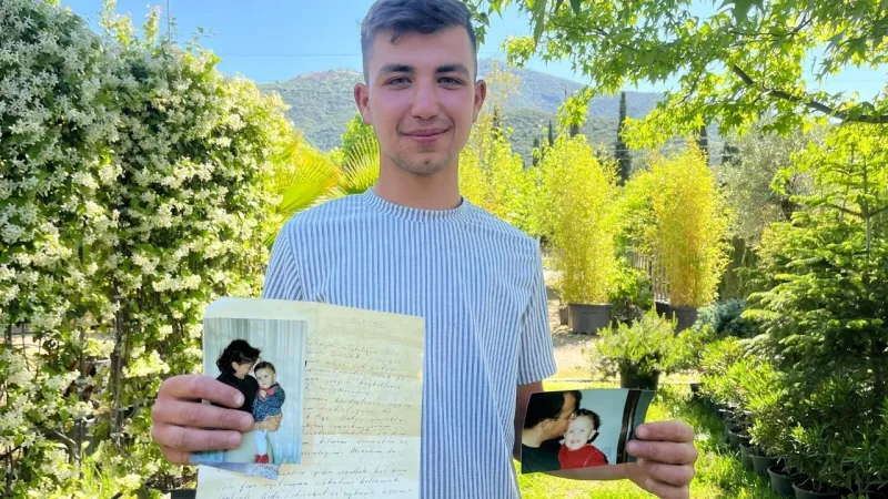 Tozlu raflardan çıkan geçmiş: İzmir’de 58 yıllık mektuplar bulundu