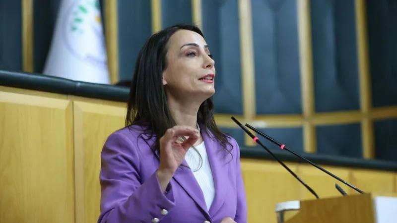 Tülay Hatimoğulları: İzmir'deki işçilere hakları derhal verilmeli