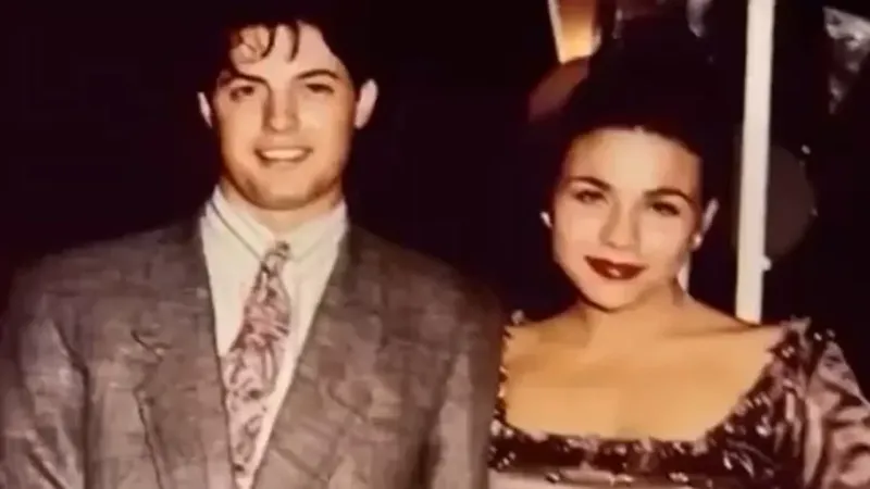 Ünlü oyuncu gençlik aşkıyla 30 yıl sonra yeniden bir arada