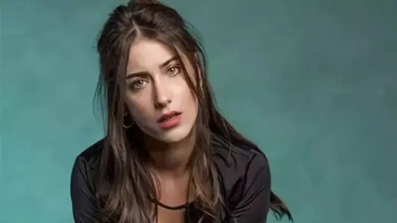 Ünlü oyuncu Hazal Kaya'yı yasa boğan ölüm: Duygusal paylaşım