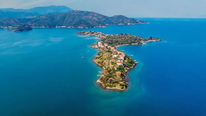 Şövalye Adası: Ege'nin Saklı Cennetinde Tarihi Keşif!