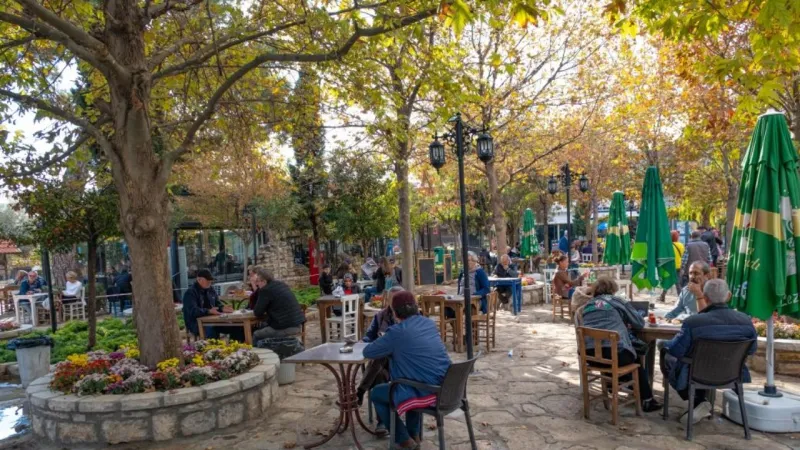 Urla’da turistik noktaların tam ortasında ekonomik bir durak: Urit Meydan Kafe