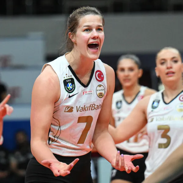 VakıfBank'ta 2 ayrılık birden!