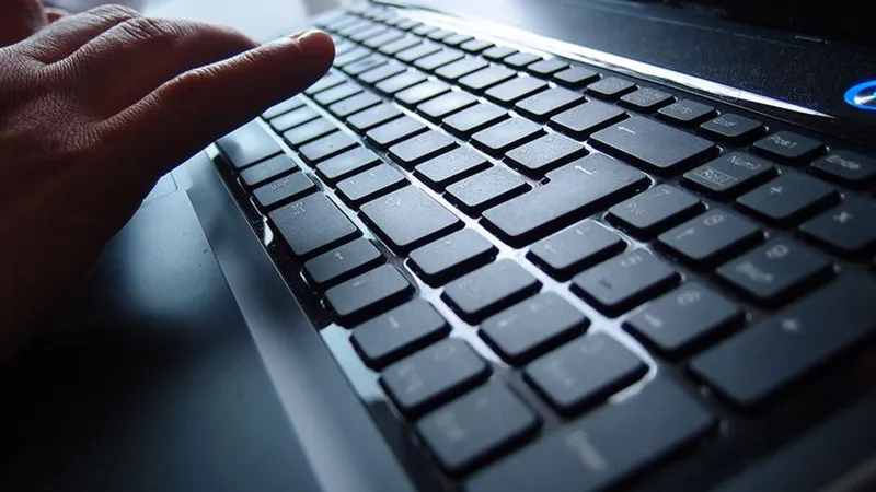 Vatandaşları dolandırmaya çalışan çok sayıda internet sitesine erişim engeli getirildi