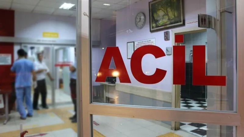 Yedikleri yemek zehir oldu: 16 lise öğrencisi hastaneye kaldırıldı