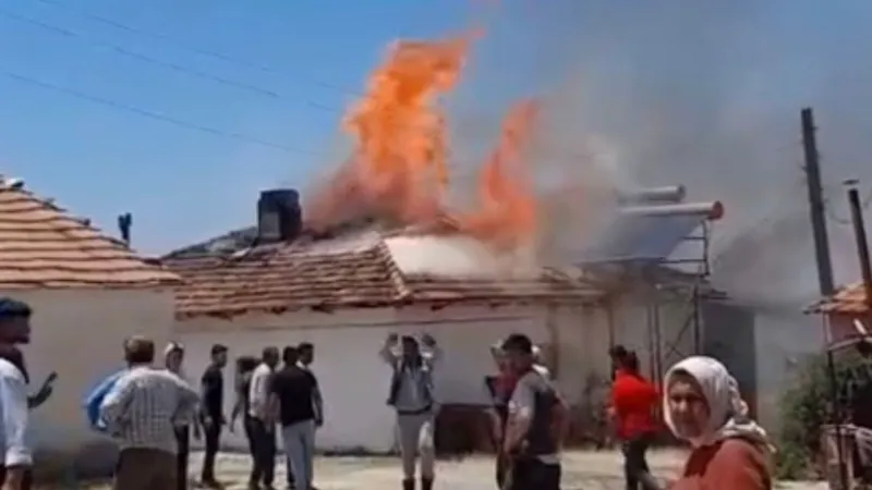 Alaşehir'de Facia! Yemek Ateşi Evi Kül Etti: Detaylar