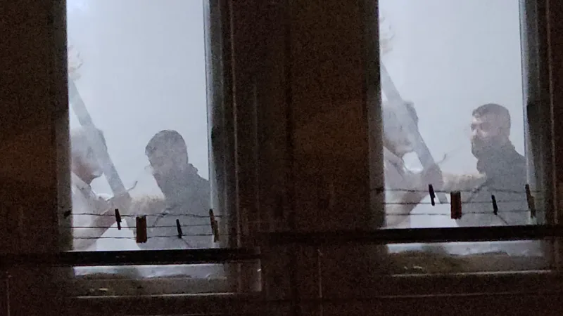 Yer Çorum... Kılıçla arkadaşını rehin aldı